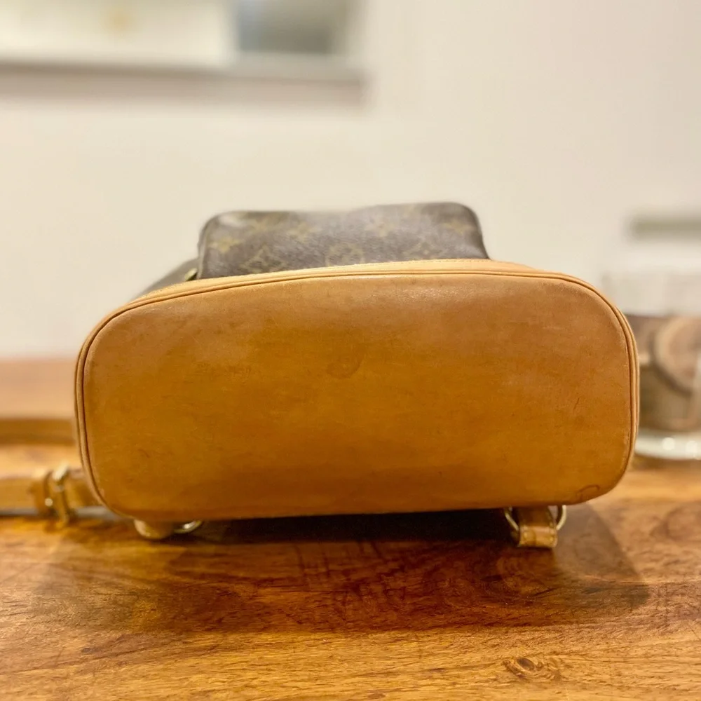 Louis Vuitton Montsouris MM Backpack - Picture 9 of 9